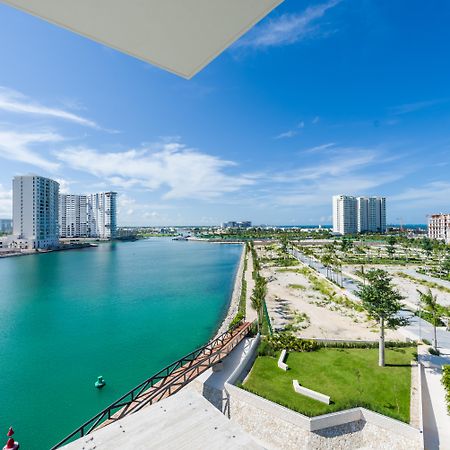Renaissance Cancun Resort & Marina Екстериор снимка View of the Marina