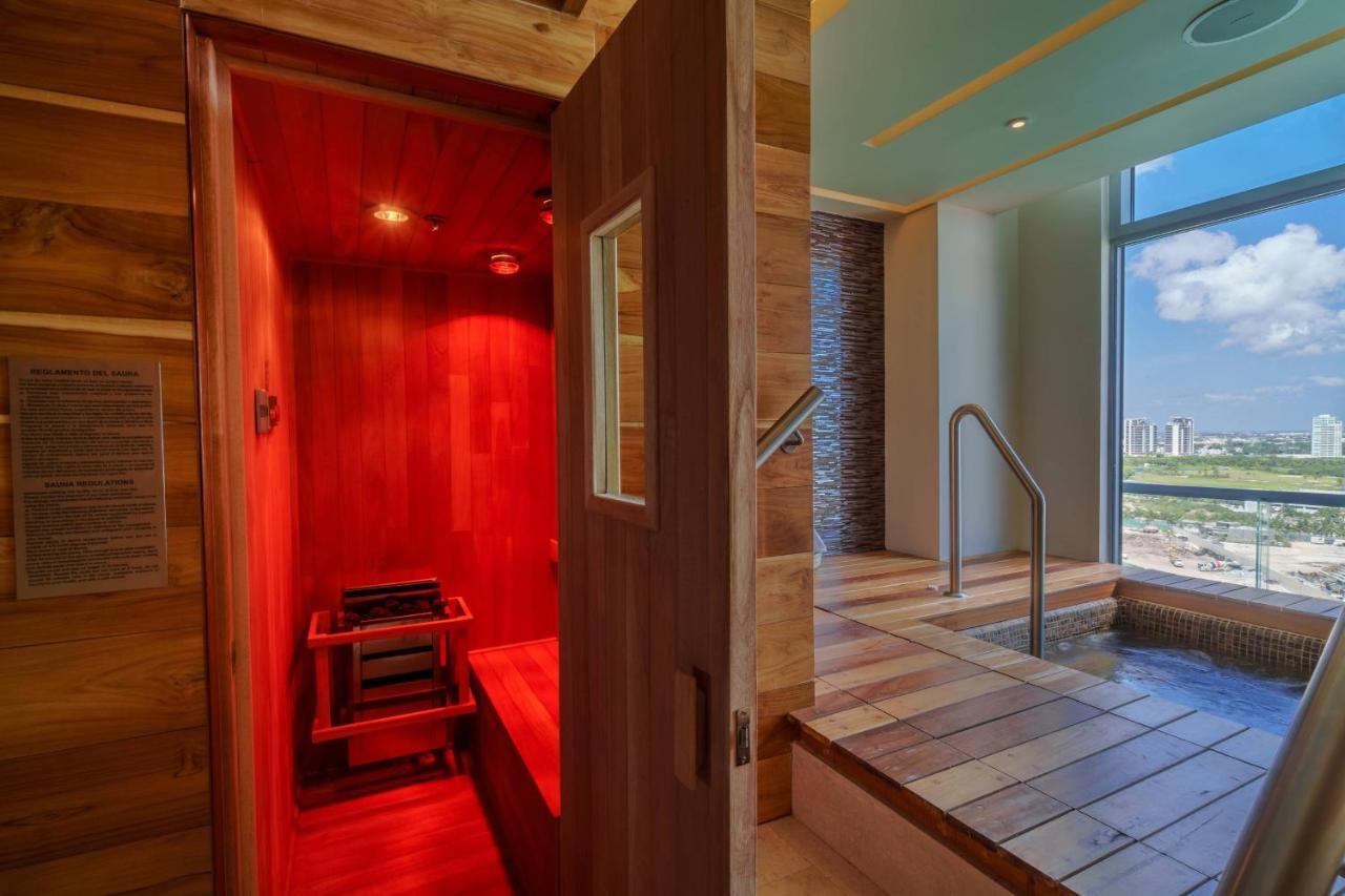 Renaissance Cancun Resort & Marina Екстериор снимка A modern infrared sauna