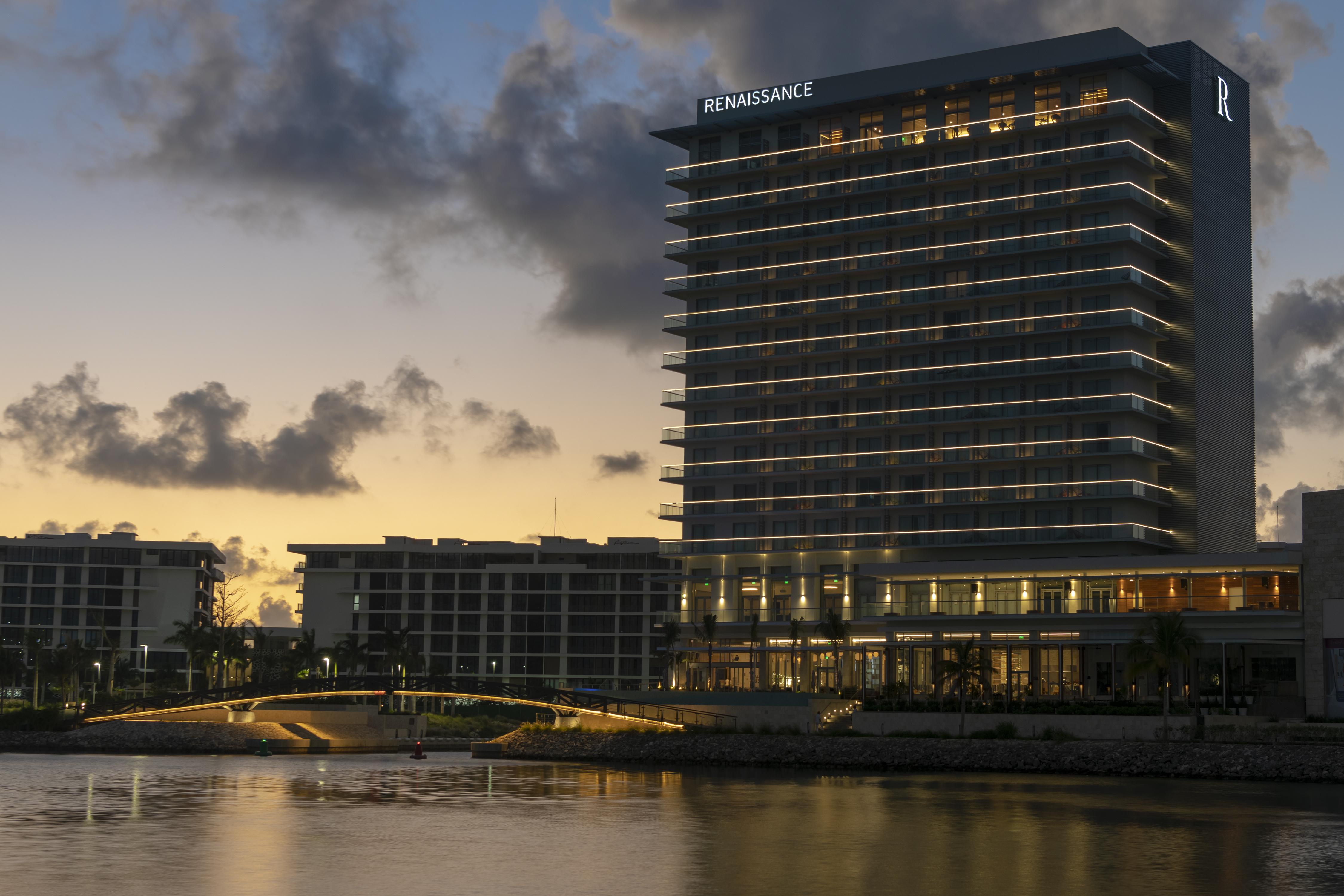 Renaissance Cancun Resort & Marina Екстериор снимка Renaissance Hotel, Pattaya