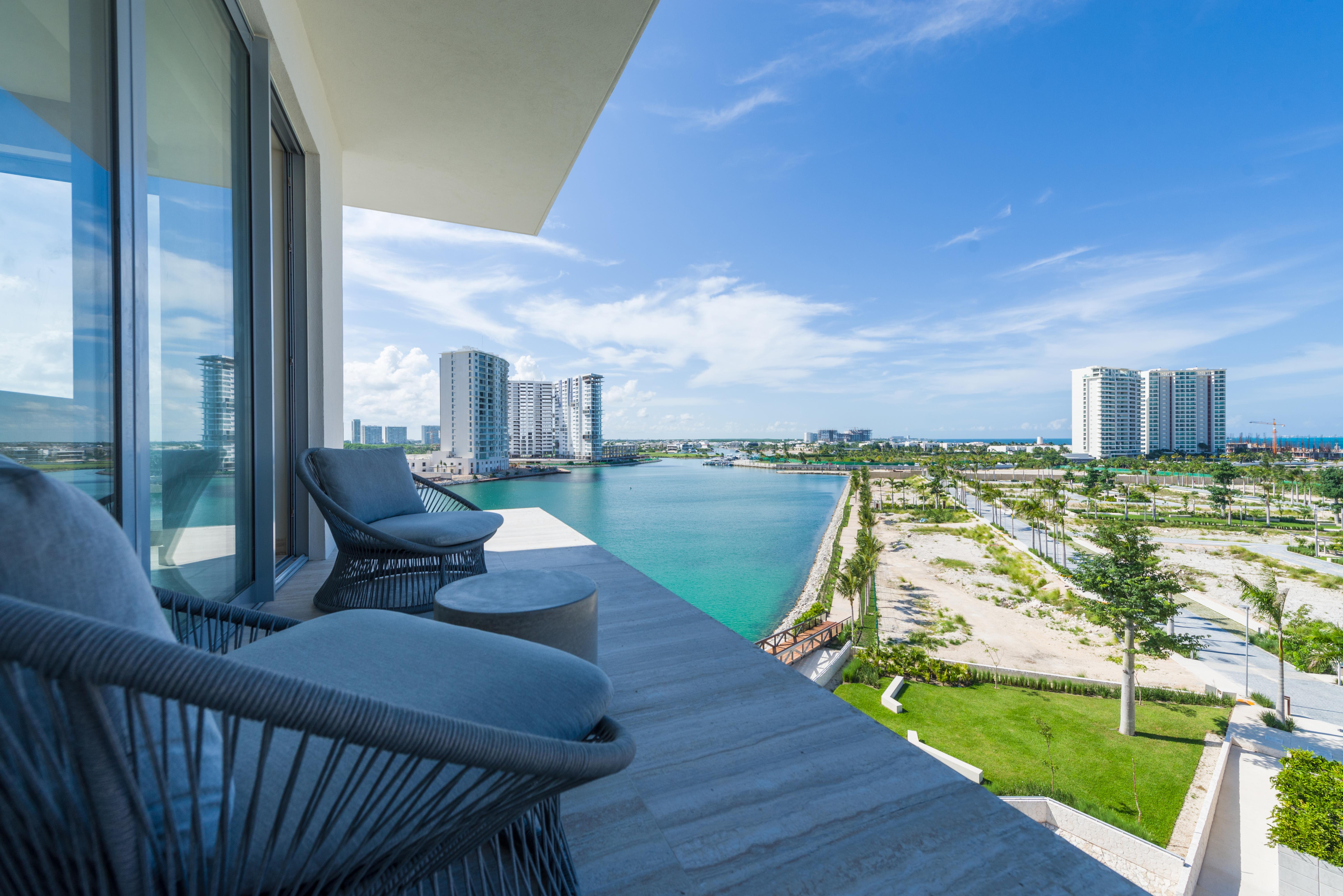 Renaissance Cancun Resort & Marina Екстериор снимка View from the balcony of a suite at the Grand at Moon Palace