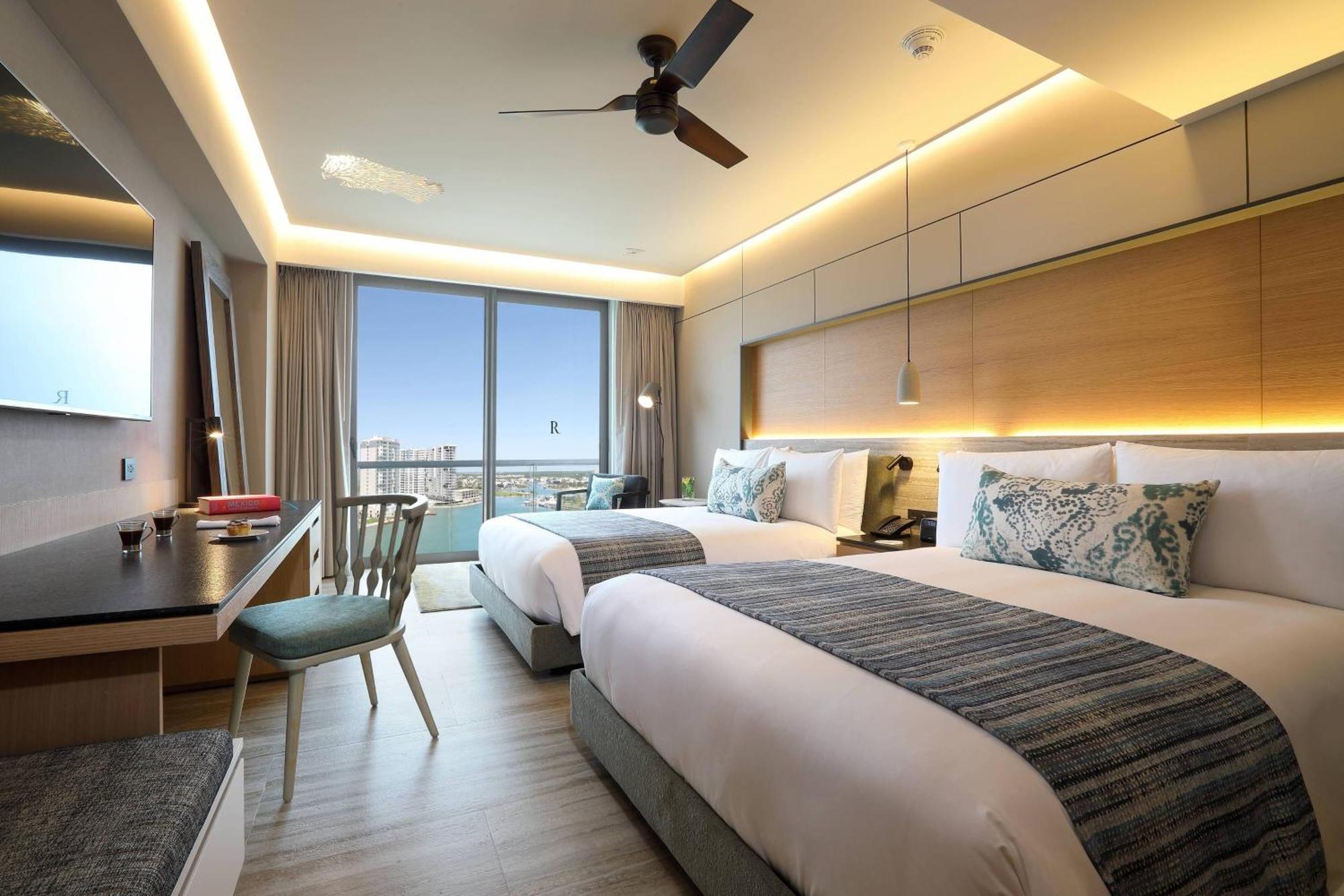 Renaissance Cancun Resort & Marina Екстериор снимка